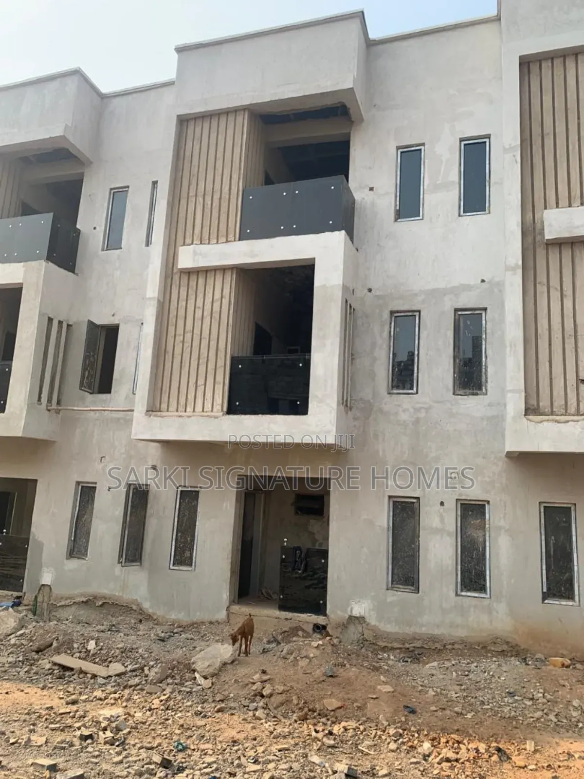 4bdrm Townhouse/Terrace in Leptons, Life Camp for sale in Life Camp