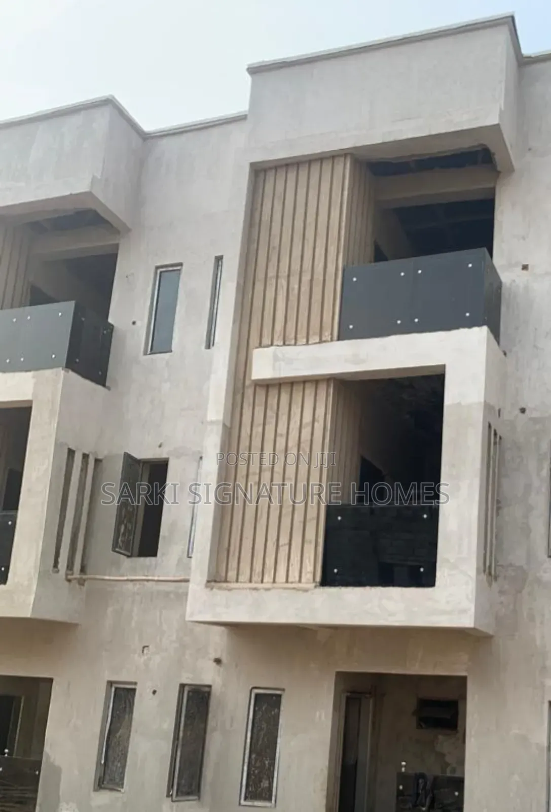 4bdrm Townhouse/Terrace in Leptons, Life Camp for sale in Life Camp