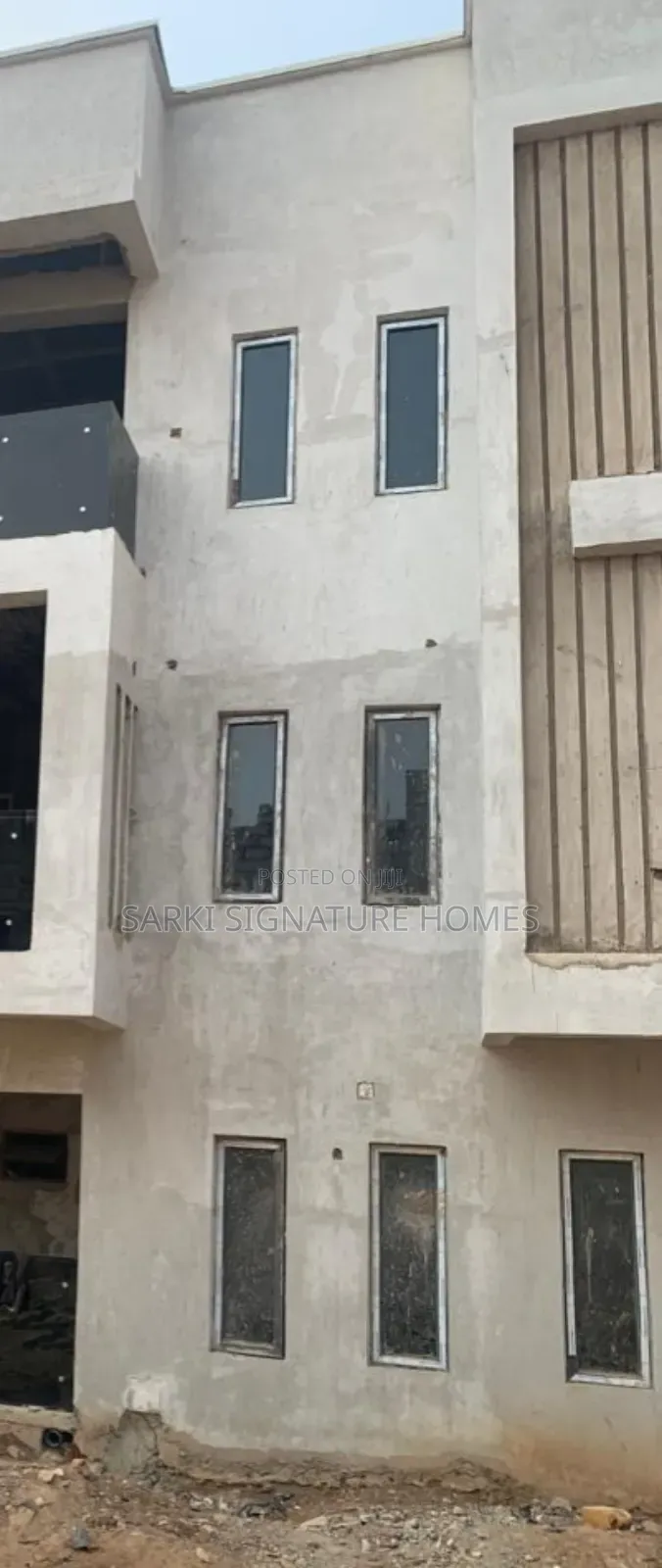 4bdrm Townhouse/Terrace in Leptons, Life Camp for sale in Life Camp