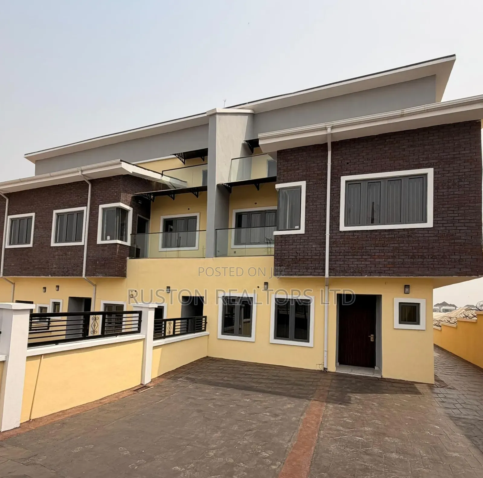 4bdrm Duplex in Akobo for sale in Akobo