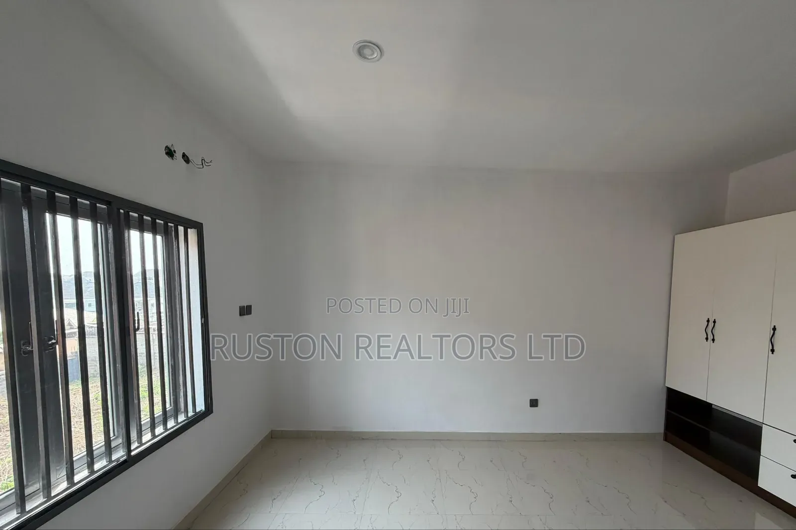 4bdrm Duplex in Akobo for sale in Akobo