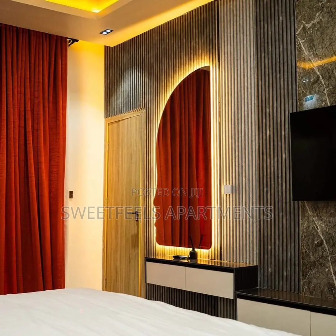 3bedroom Apartment With a Private Cinema in Osapa london