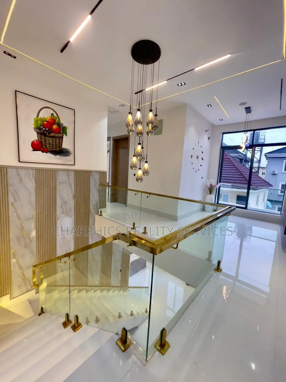 5bdrm Duplex in Chevron for sale in Chevron