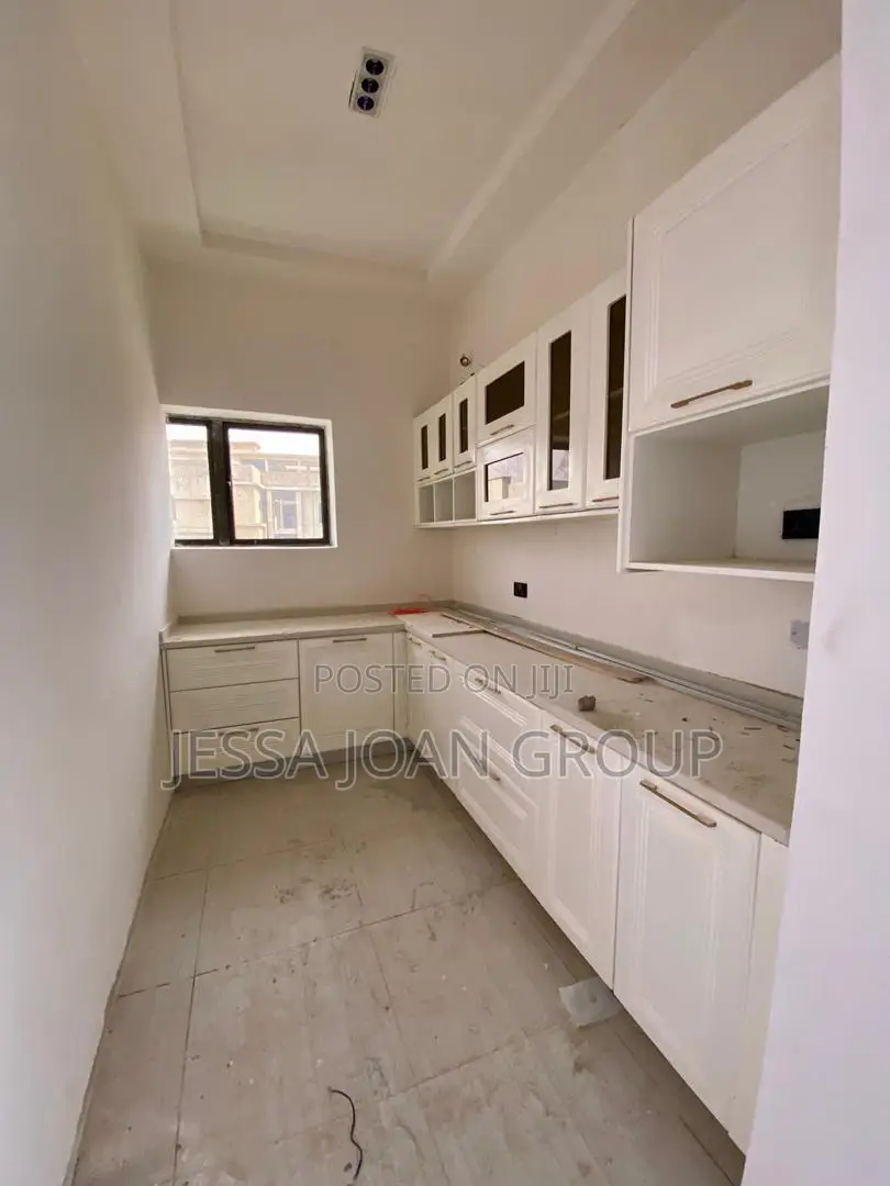 6bdrm Duplex in Katampe Extension for sale in Katampe Extension
