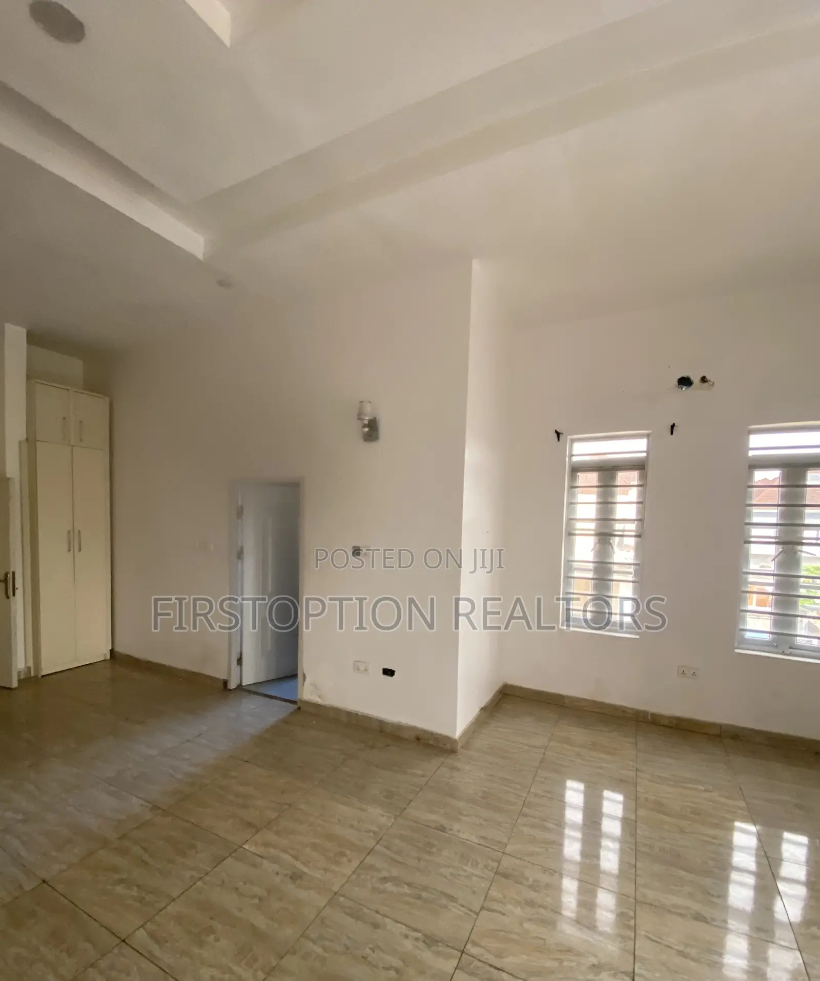 4bdrm Duplex in Ikota for sale in Ikota