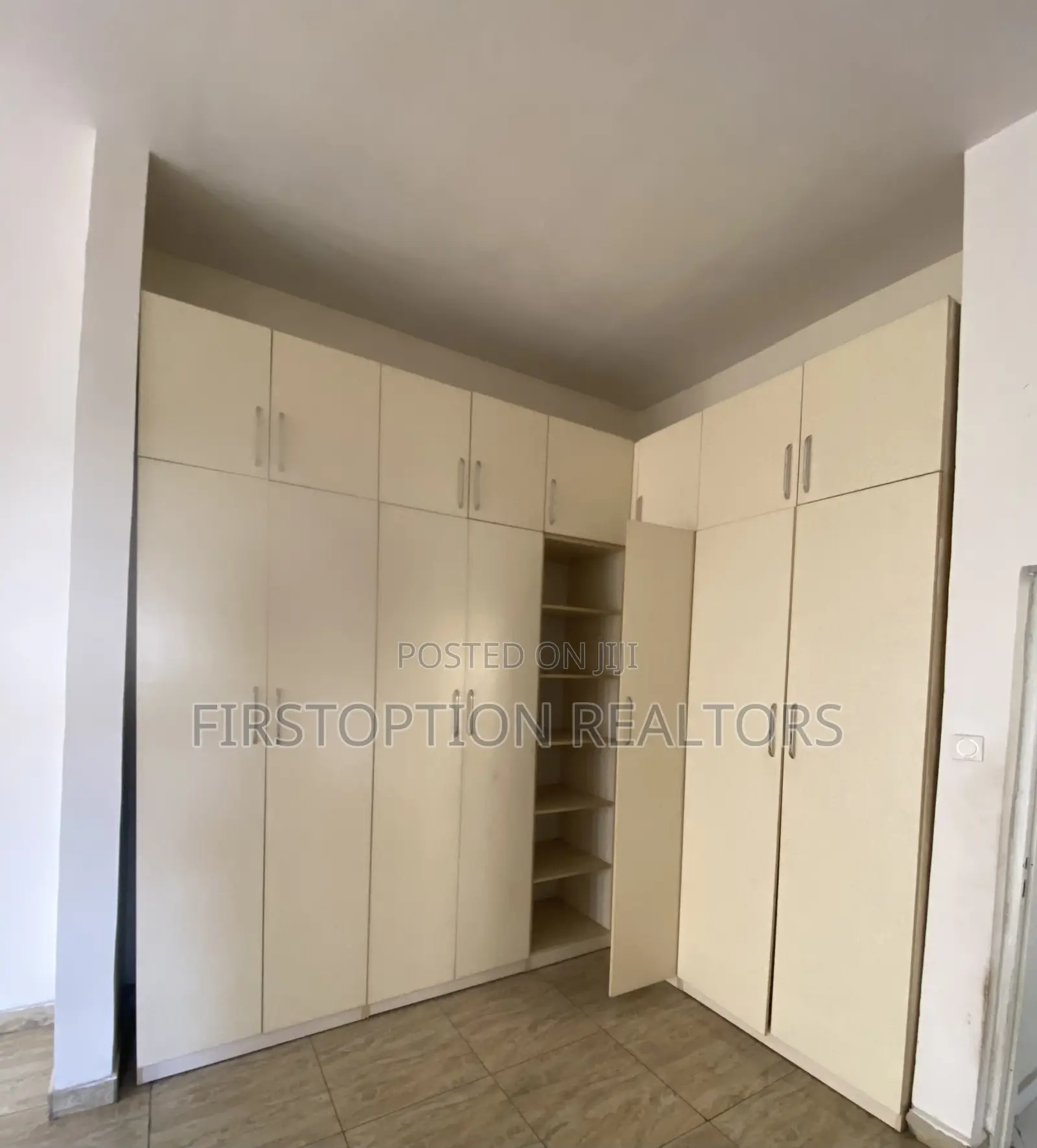 4bdrm Duplex in Ikota for sale in Ikota
