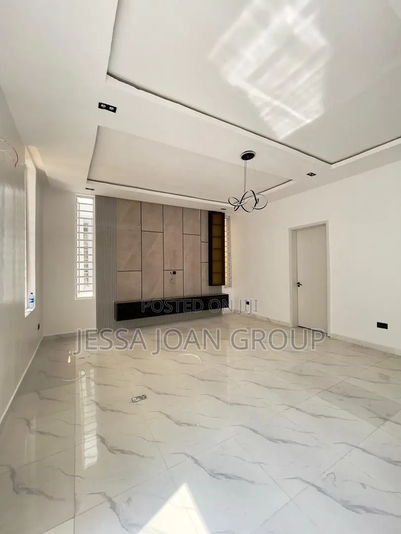 4bdrm Duplex in Ikota for sale in Ikota