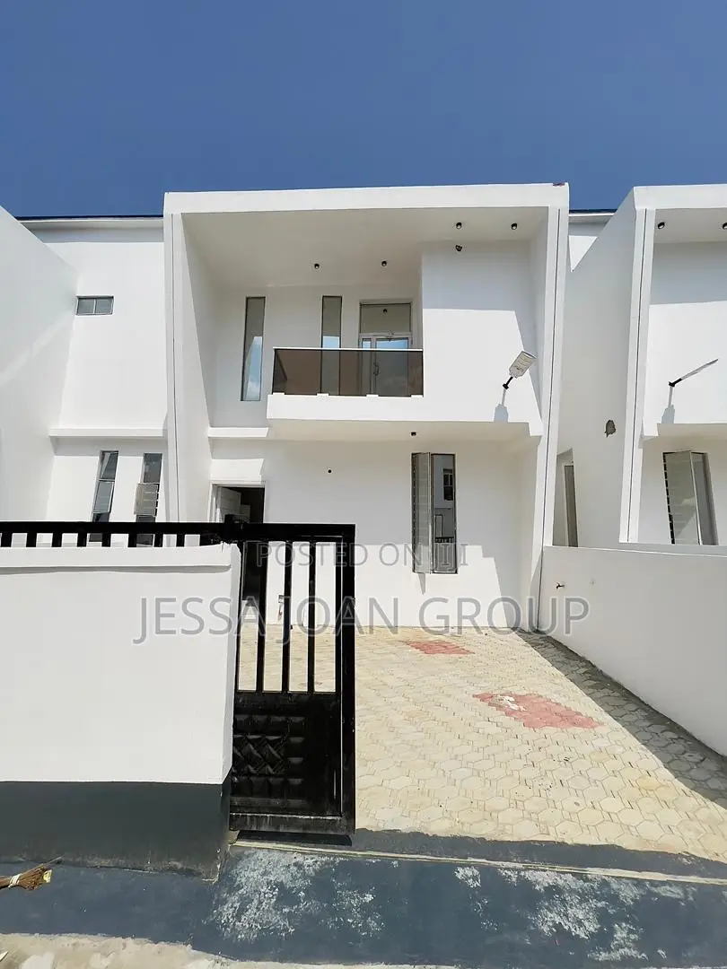 4bdrm Duplex in Ikota for sale in Ikota