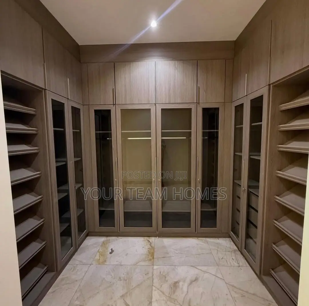 5bdrm Duplex in Asoroko, Asokoro for sale in Asokoro