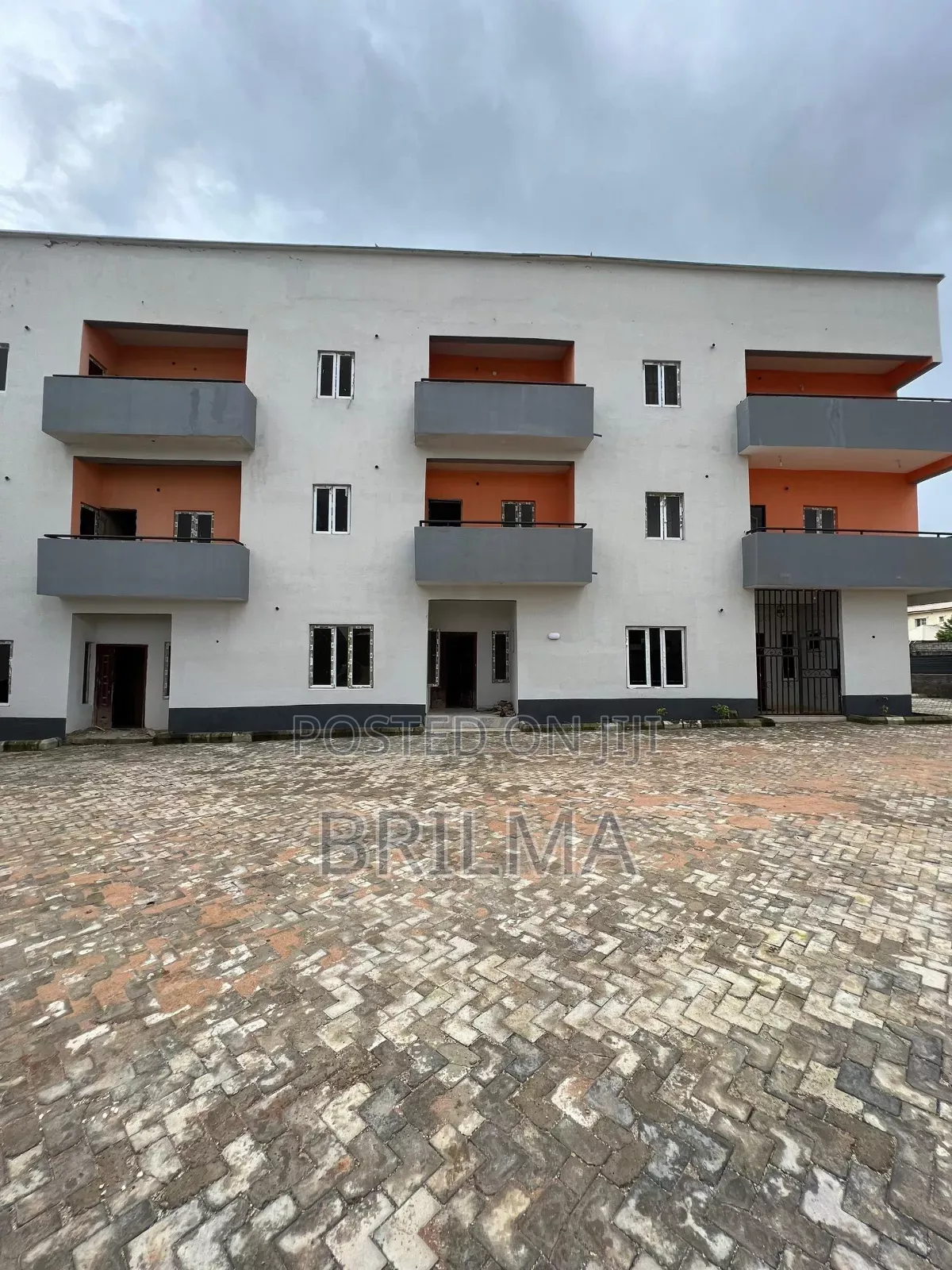 4bdrm Duplex in Gaduwa for sale in Gaduwa