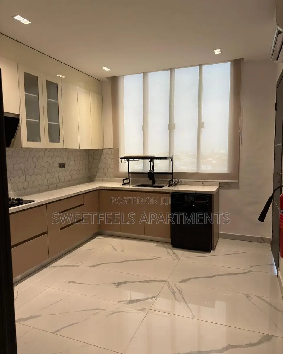 Luxury and Spacious 3 Bedroom Penthouse With Balconie,Pool and Gym in Lekki Phase 1