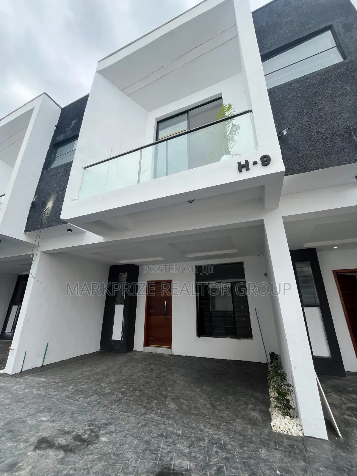 4bdrm Duplex in Ikota Gra Lekki for sale in Ikota