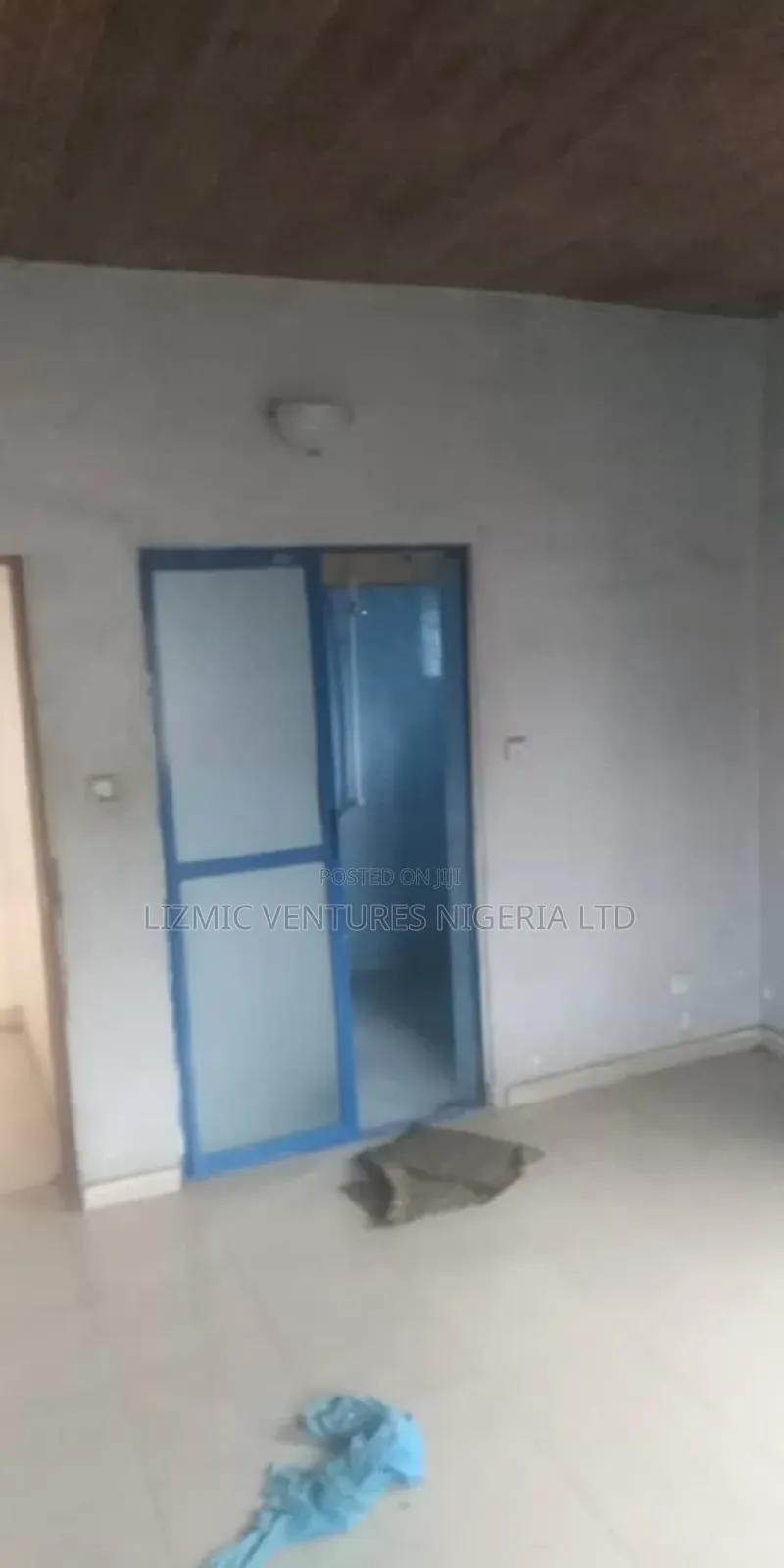 Bungalow for Residential Commercial Tolet in Ikotun / Ikotun/Igando