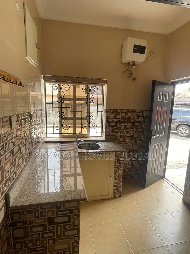 1bdrm Apartment in Agungi for rent in Agungi