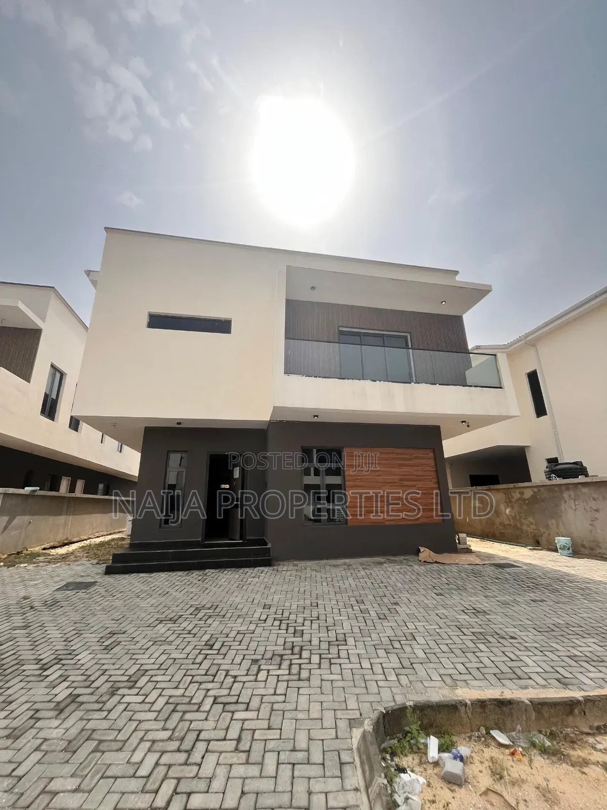4bdrm Duplex in Lekki Phase 1 for sale in Lekki Phase 1