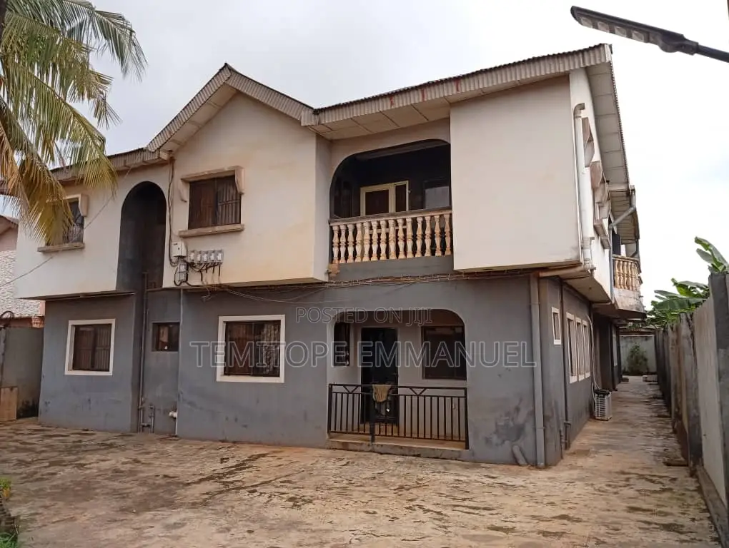 Furnished 12bdrm House in Ojodu Berger for sale in Berger