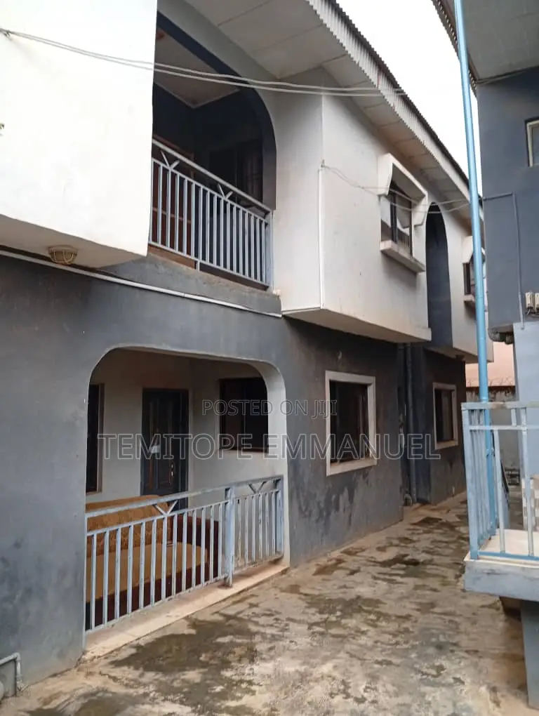Furnished 12bdrm House in Ojodu Berger for sale in Berger