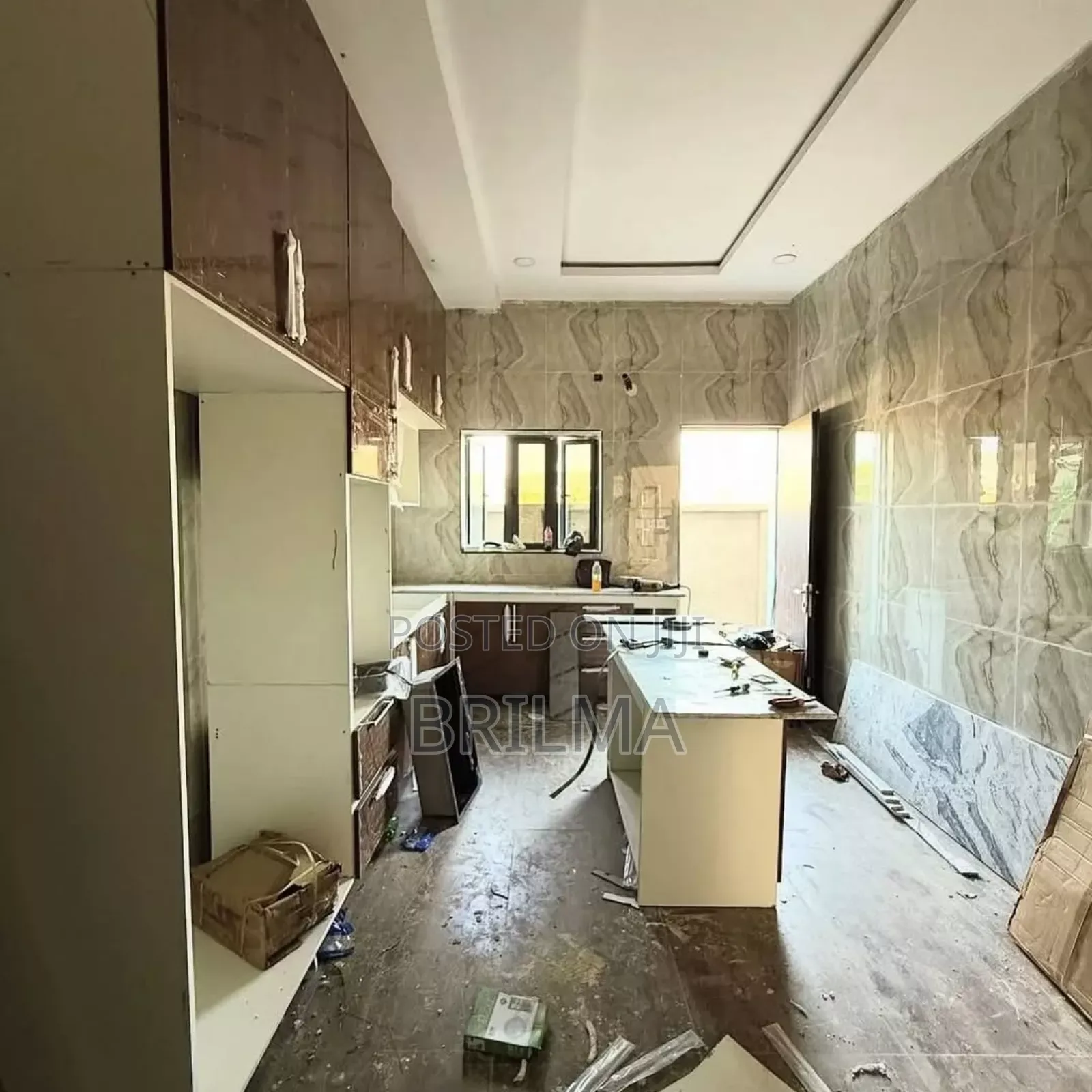 4bedrooms Town House in Jahi in Jahi