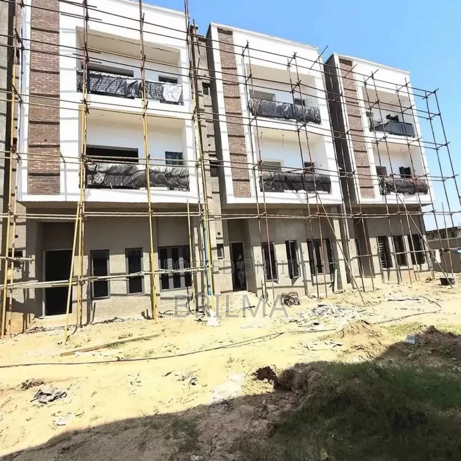 4bedrooms Town House in Jahi in Jahi