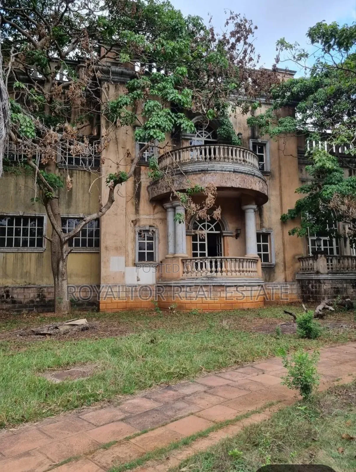 8bdrm Duplex in Royaltor Real Estate, Benin City for sale in Benin City
