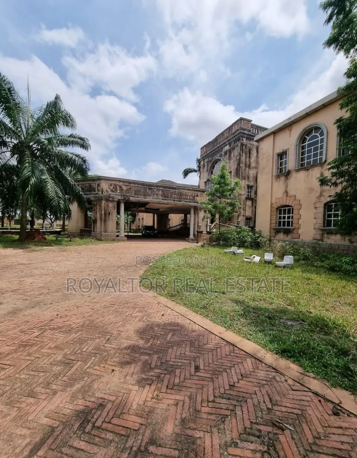 8bdrm Duplex in Royaltor Real Estate, Benin City for sale in Benin City
