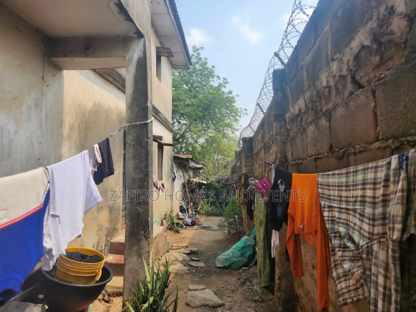 11bdrm Block of Flats in Felele, Ibadan for sale in Ibadan