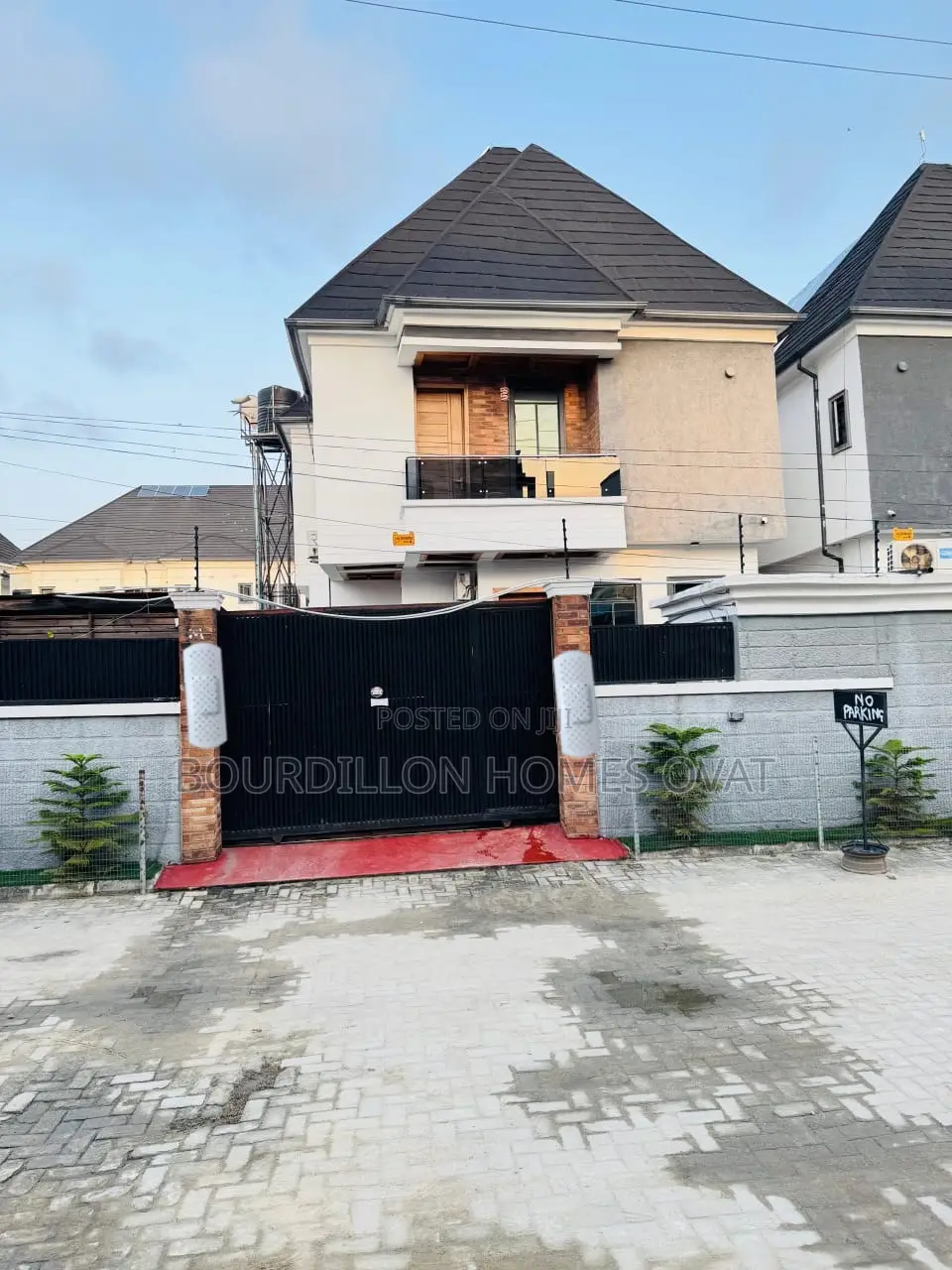 5bdrm Duplex in Ikota Villa Estate for sale in Ikota