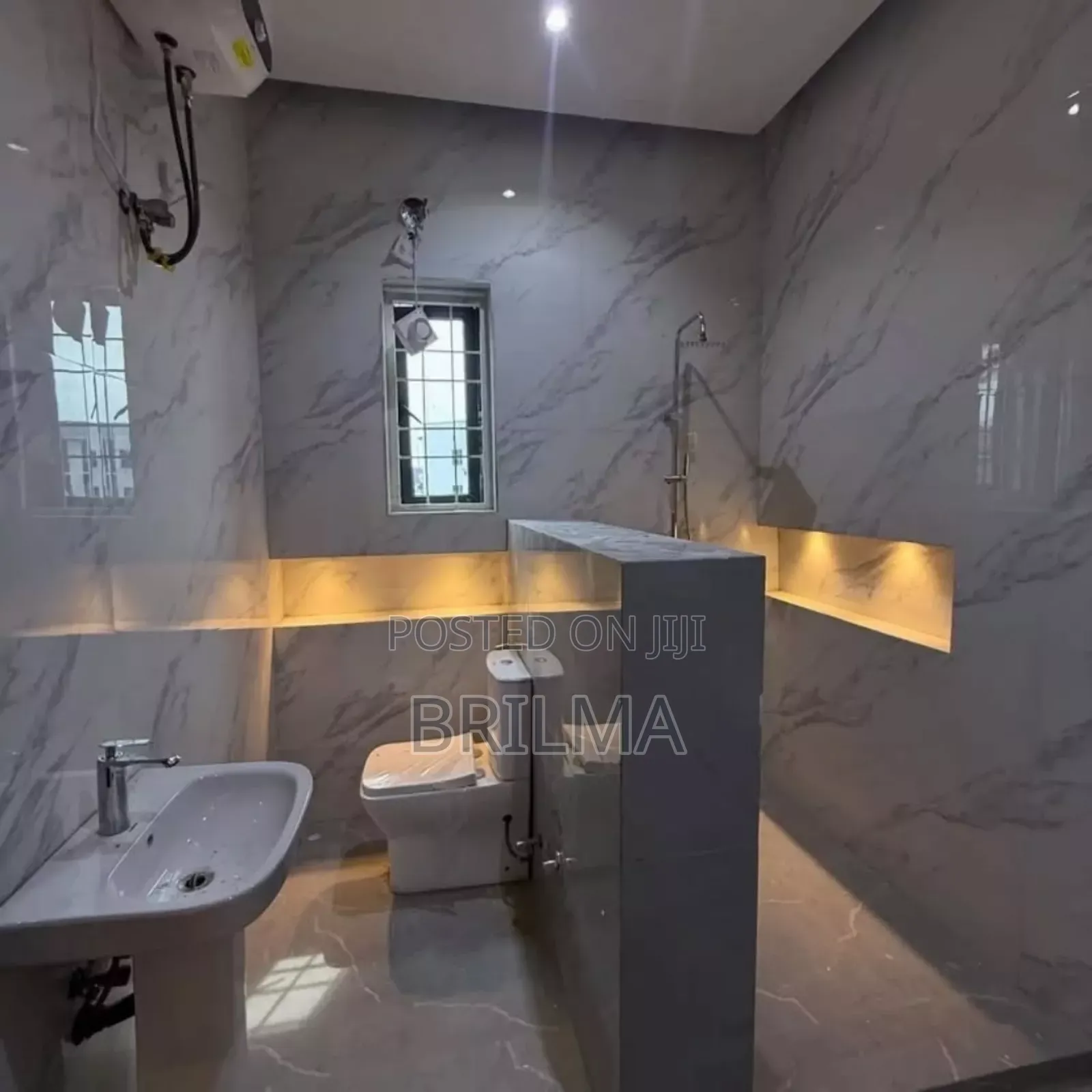 5bdrm Townhouse/Terrace in Garki for sale in Garki