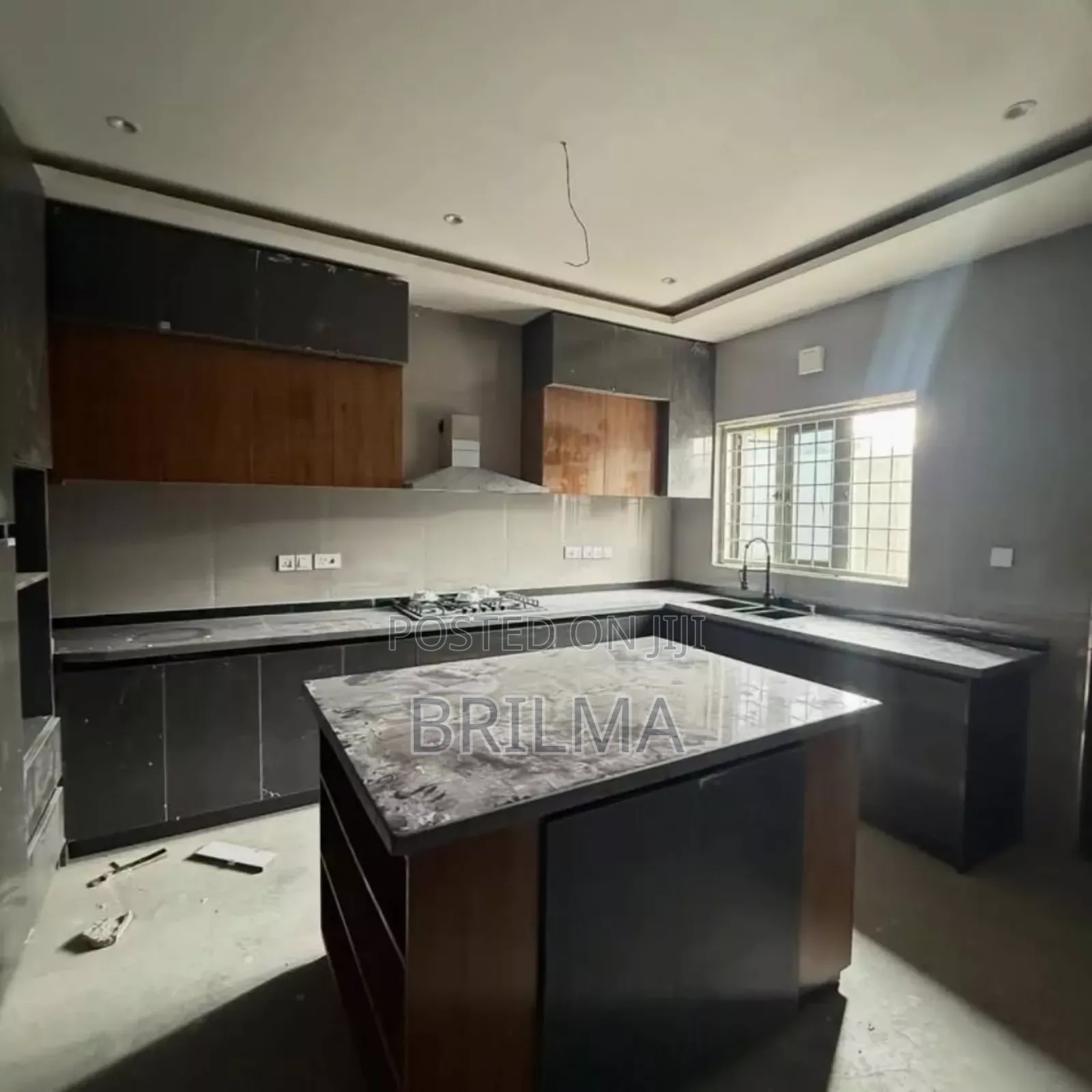 5bdrm Townhouse/Terrace in Garki for sale in Garki
