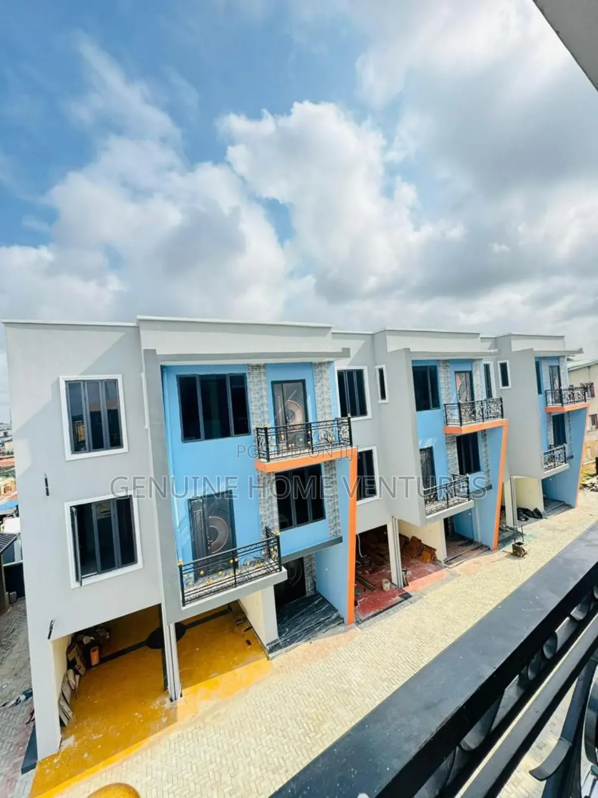 4bdrm Duplex in Yaba for sale in Yaba