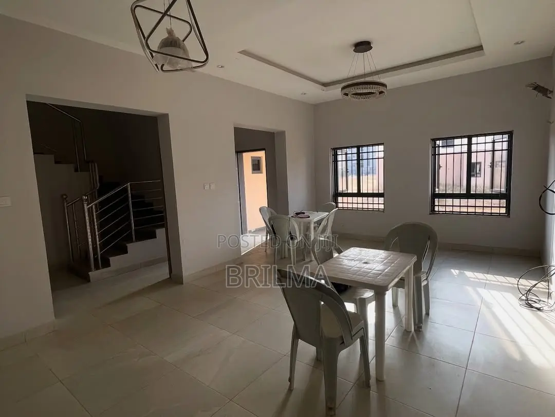 4bdrm Duplex in Lugbe District for sale in Lugbe District