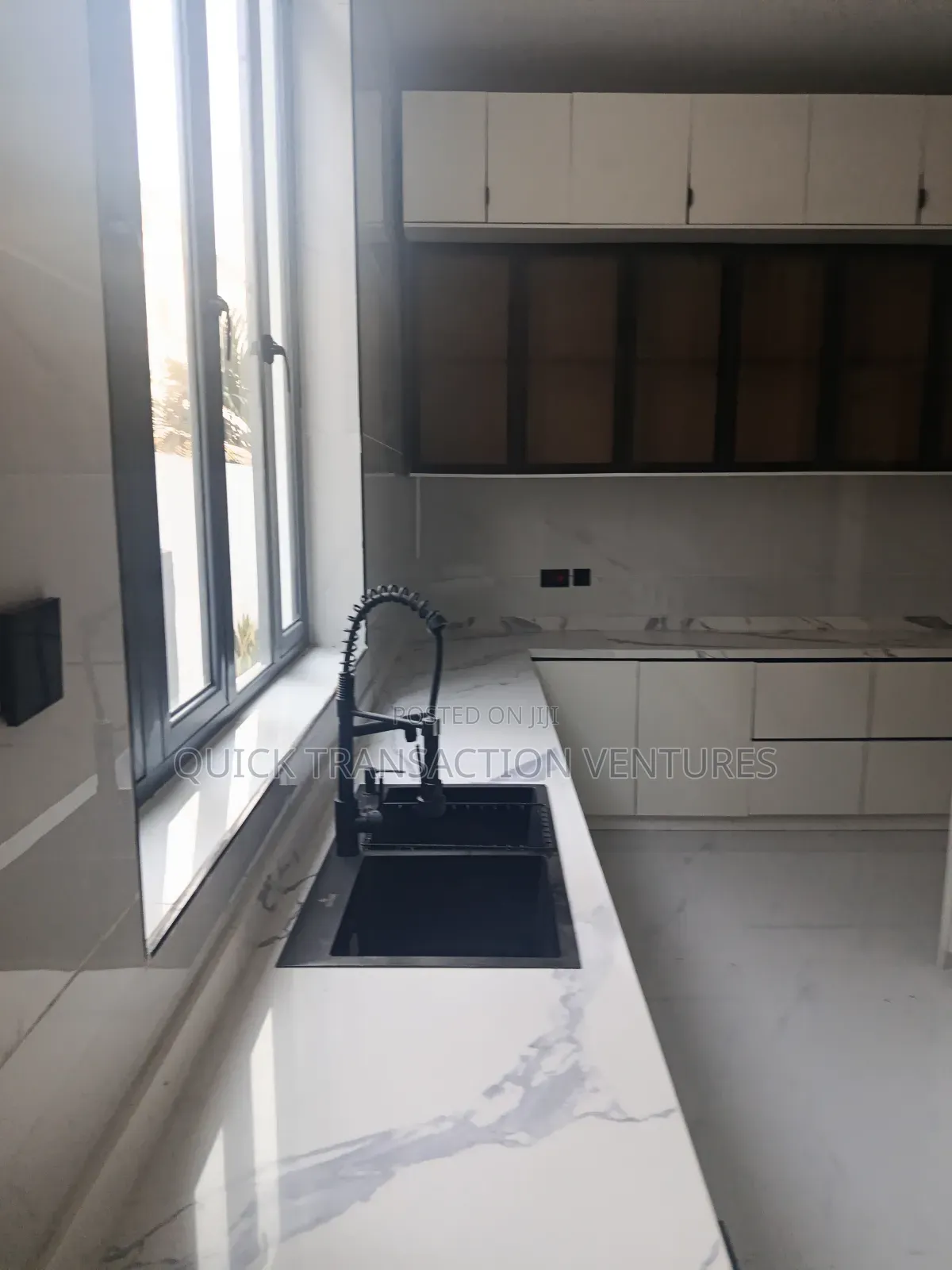 5bdrm Duplex in Chevy Veiw Estate, Chevron for sale in Chevron