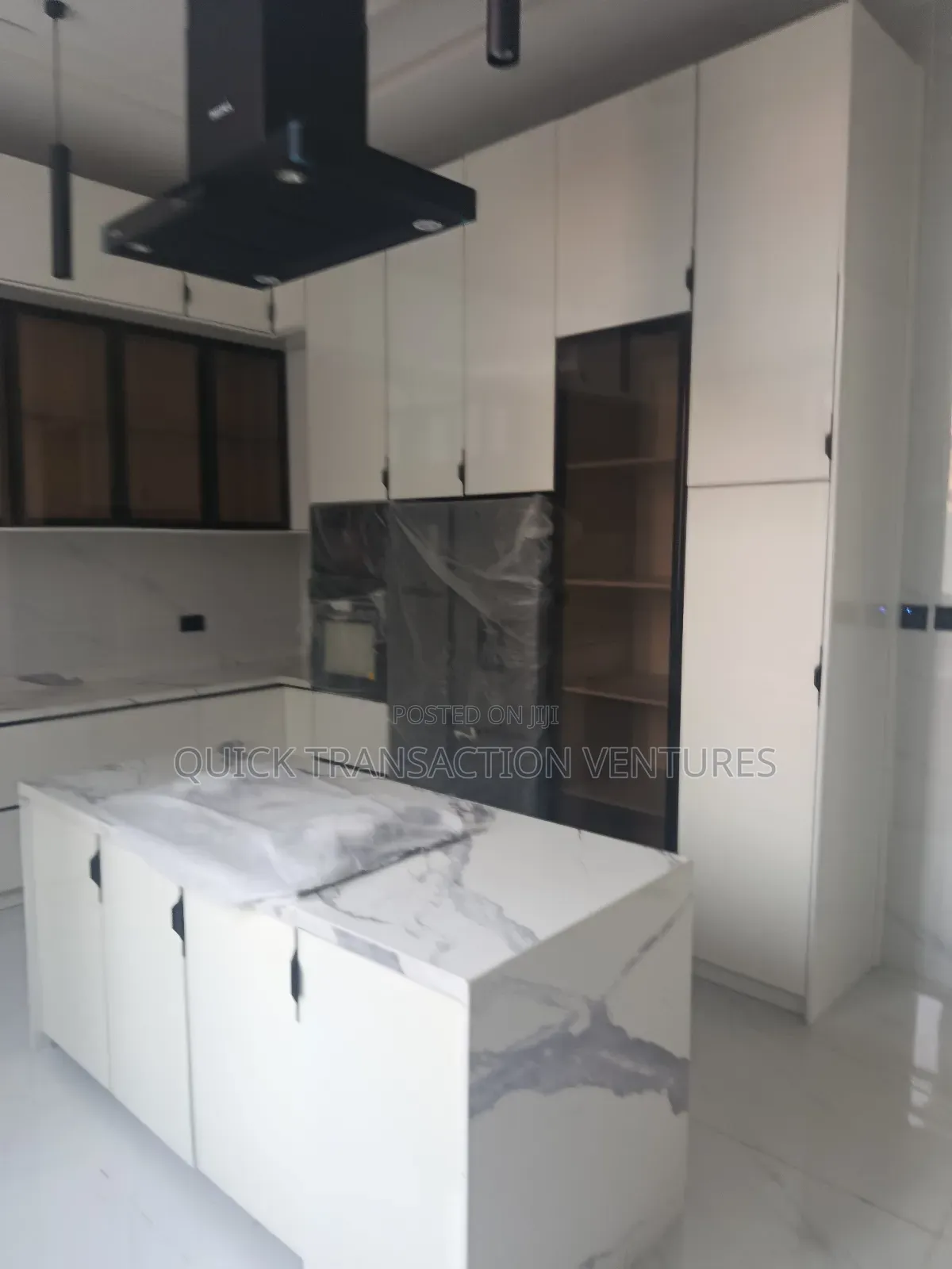 5bdrm Duplex in Chevy Veiw Estate, Chevron for sale in Chevron