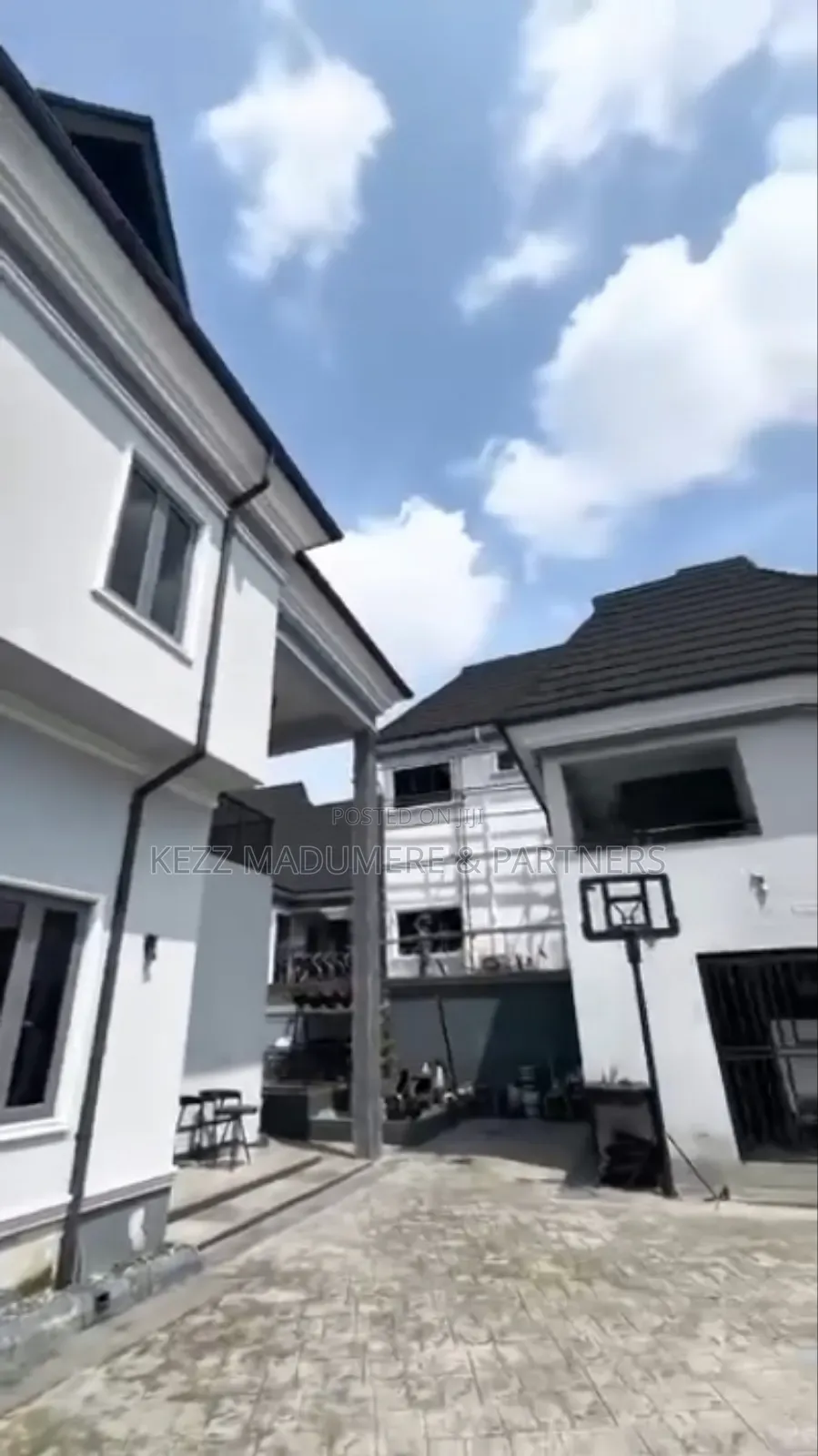 5bdrm Duplex in Stadium Road , Port for sale in Port-Harcourt