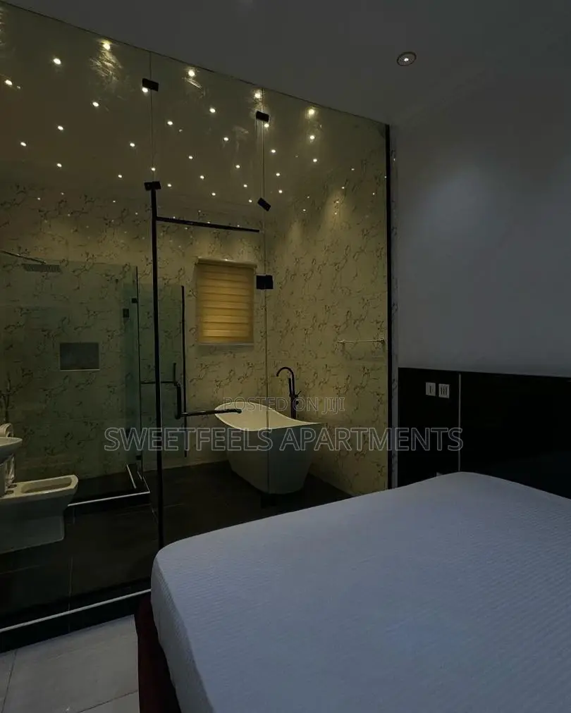Riviera Tastefully Finished 1 Bedroom Apartment in Chevron