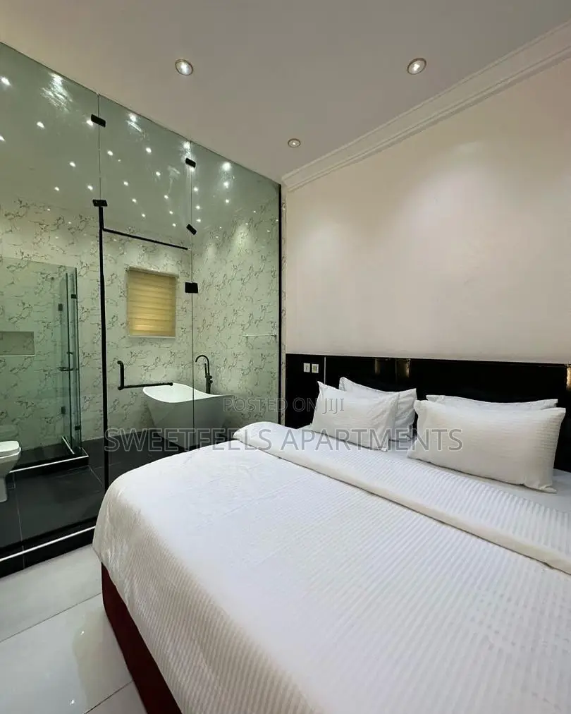 Riviera Tastefully Finished 1 Bedroom Apartment in Chevron