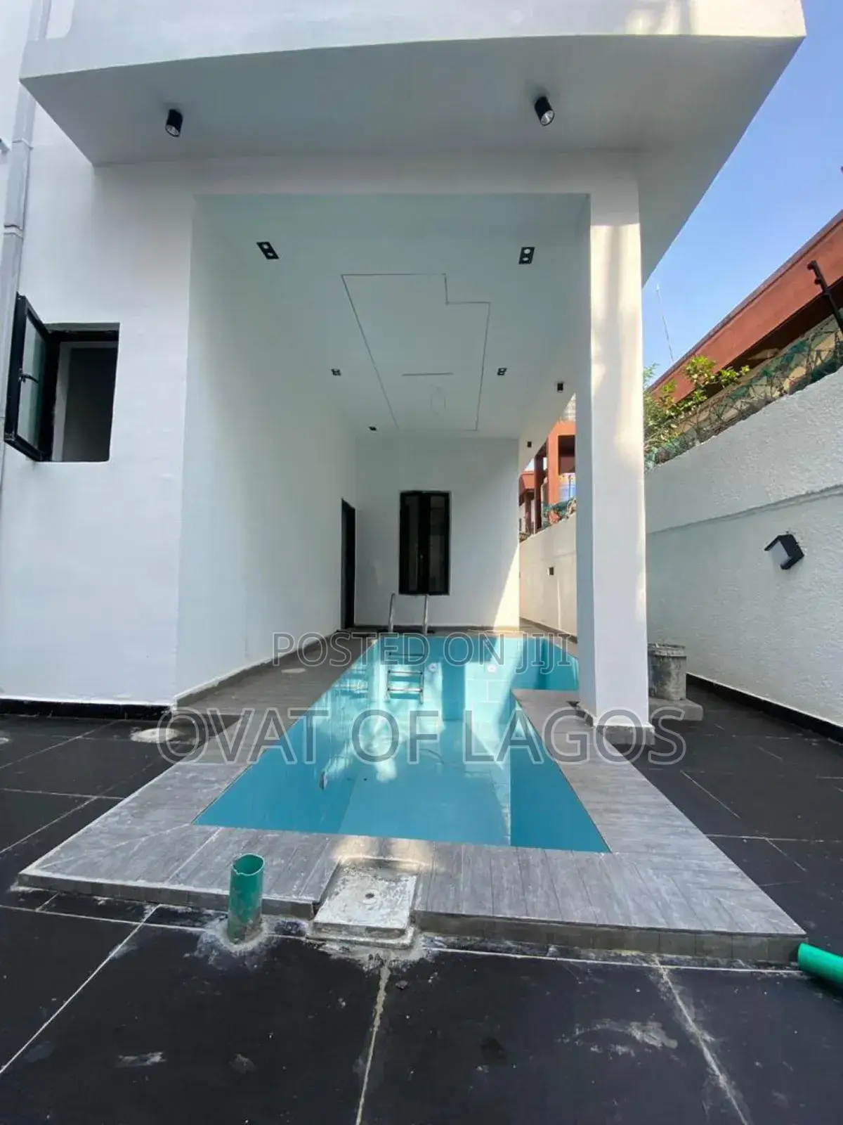 5bdrm Duplex in Ikota for sale in Ikota