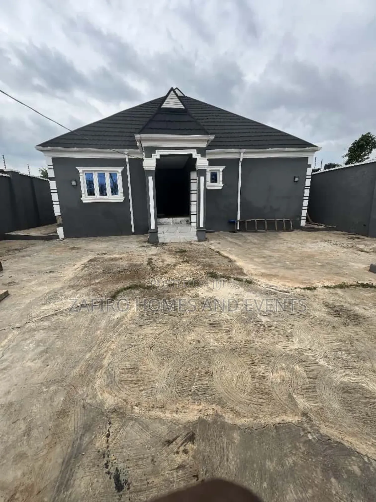 3bdrm Bungalow in Papa Oganla Wire And, Ibadan for sale in Ibadan