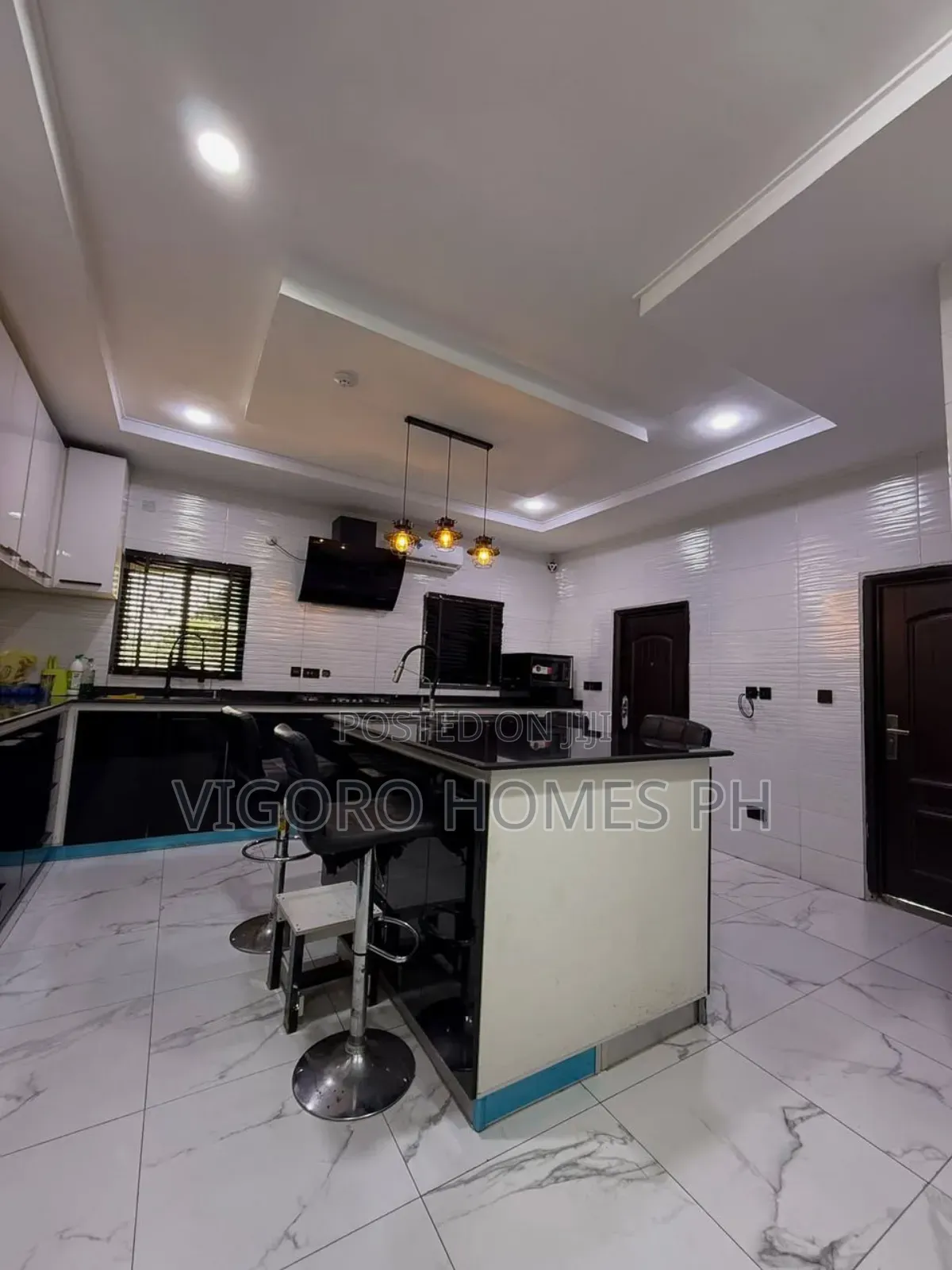 3bdrm Duplex in Alahaji Estate, Port-Harcourt for sale in Port-Harcourt