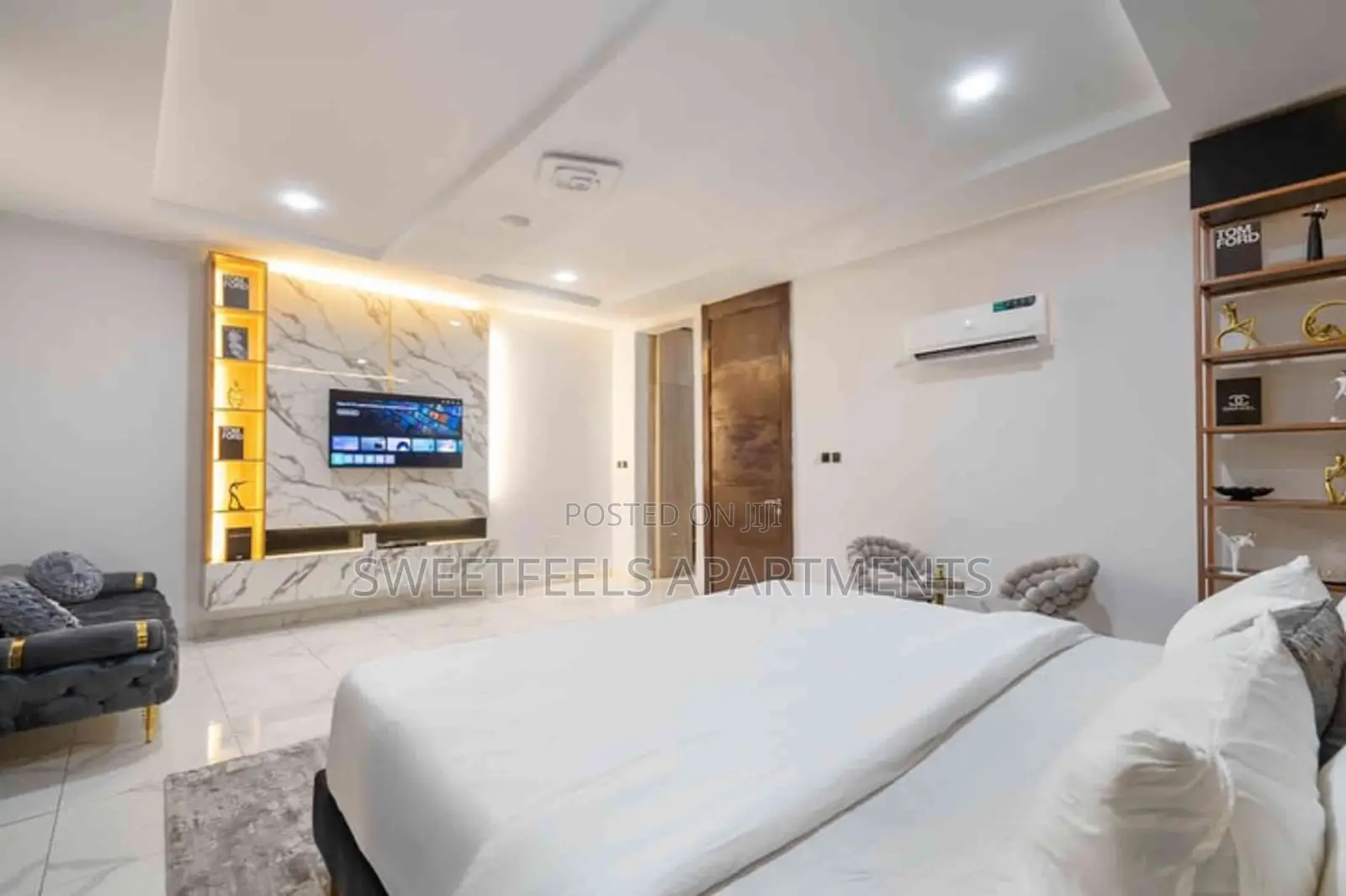 4 Bedroom Apartment With Cinema, Pool and Top Notch Amenities in Adeniyi Jones