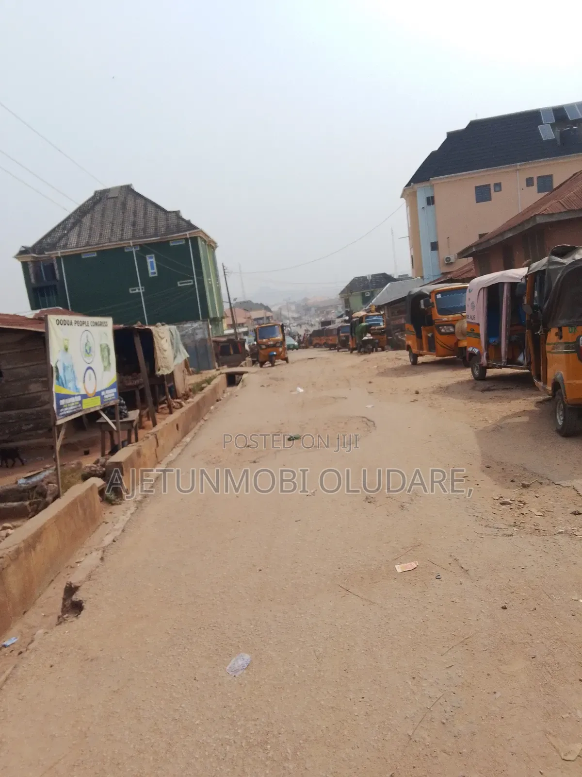 3bdrm Bungalow in Oke Iyinmi Market for sale in Ado Ekiti