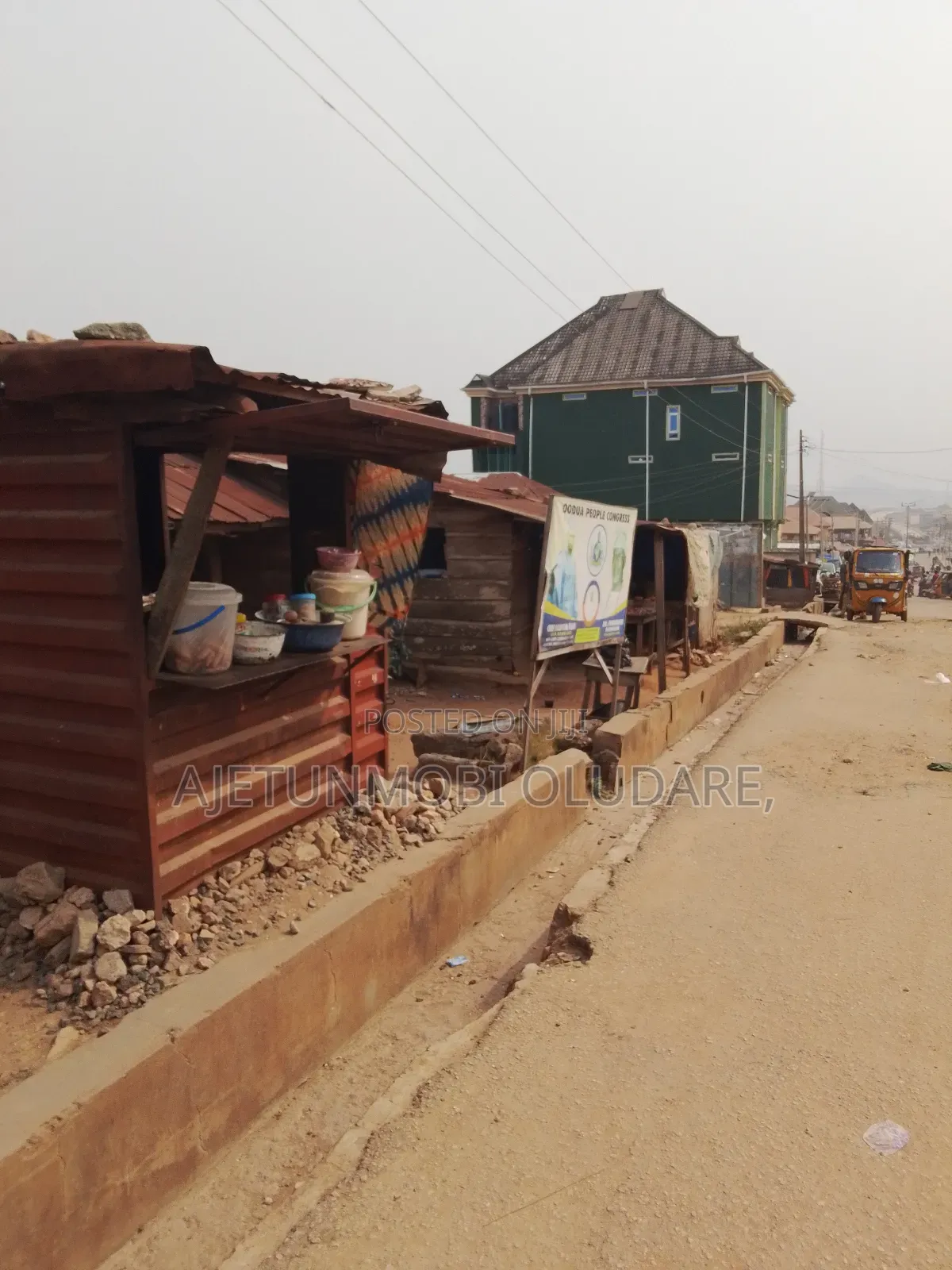 3bdrm Bungalow in Oke Iyinmi Market for sale in Ado Ekiti