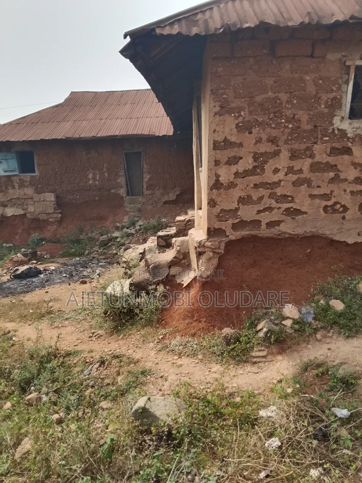 3bdrm Bungalow in Oke Iyinmi Market for sale in Ado Ekiti