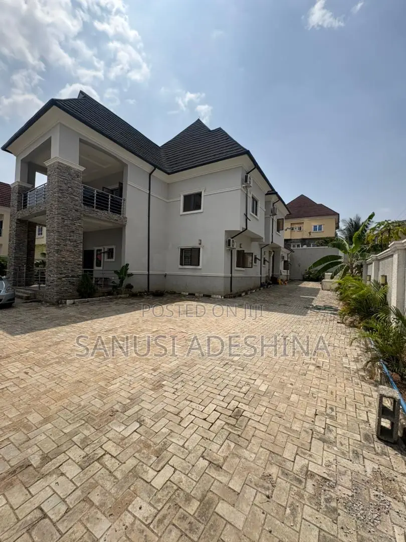 Furnished 3bdrm Duplex in Gwarimpa Estate Fct, Gwarinpa for sale in Gwarinpa