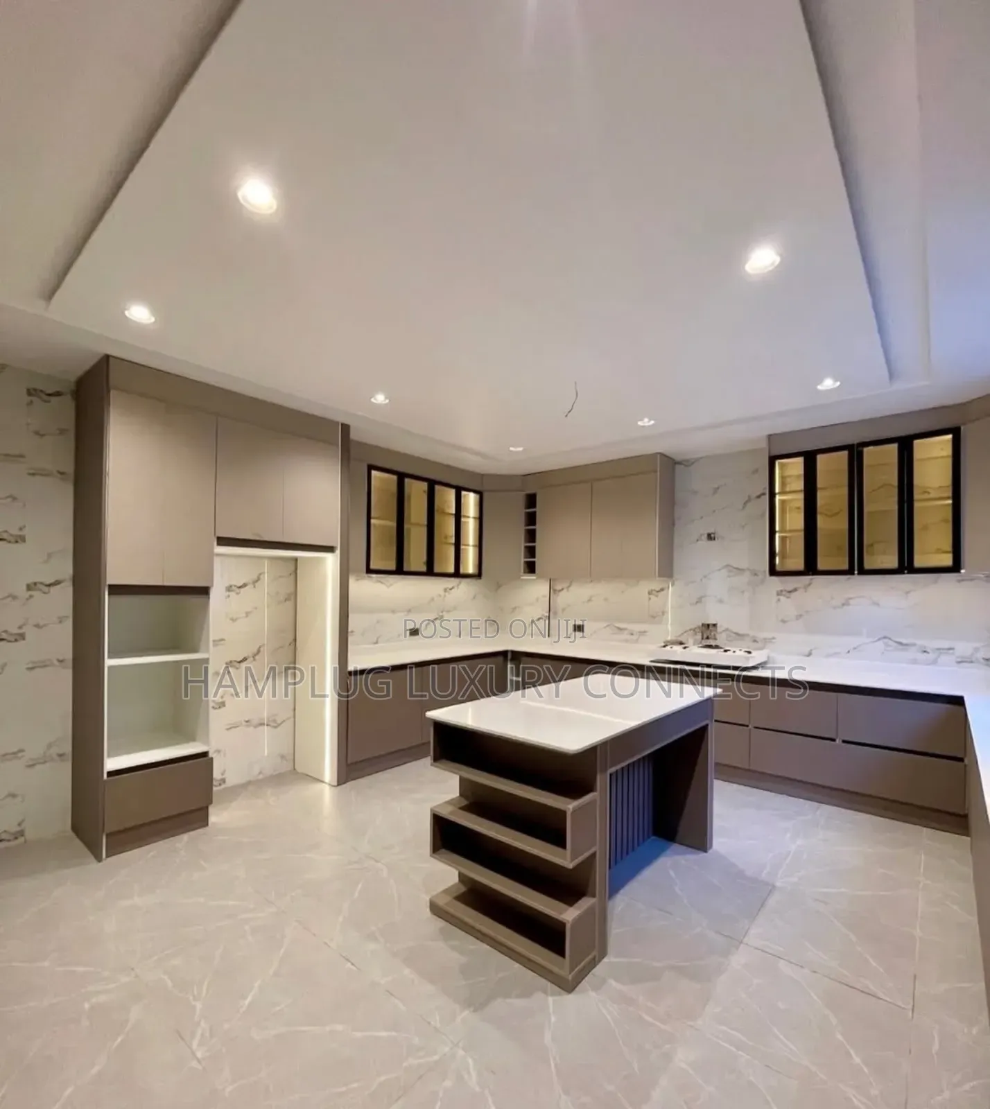 Furnished 7bdrm Duplex in Kado for sale in Kado