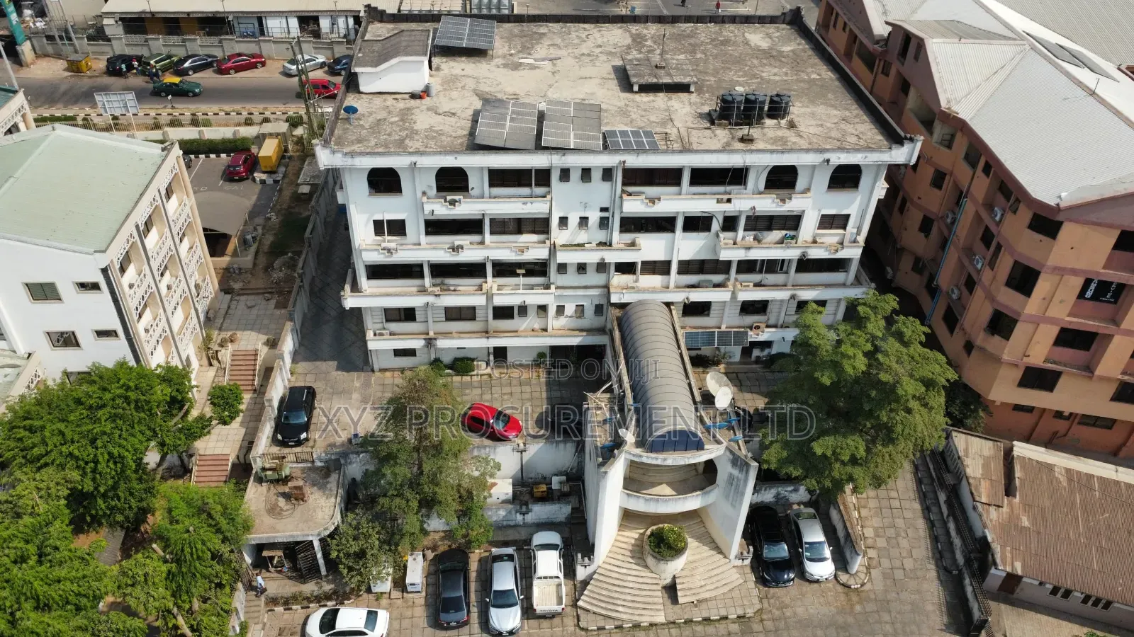Corporate Building on 6,000 SQM in Zone 4 in Zone 4 / Wuse