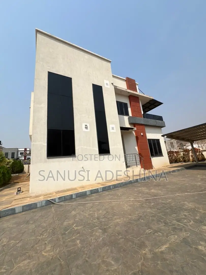 6bdrm Duplex in Life Camp Fct Abuja for sale in Life Camp