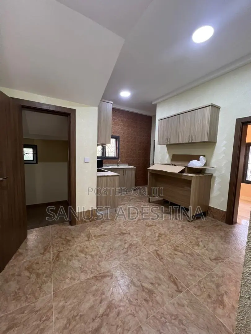 6bdrm Duplex in Life Camp Fct Abuja for sale in Life Camp