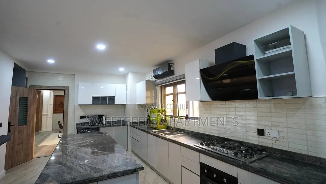 Senator Condo: 3 Bedroom Apartment With Ps5 Swimming Pool in Victoria Island Extension