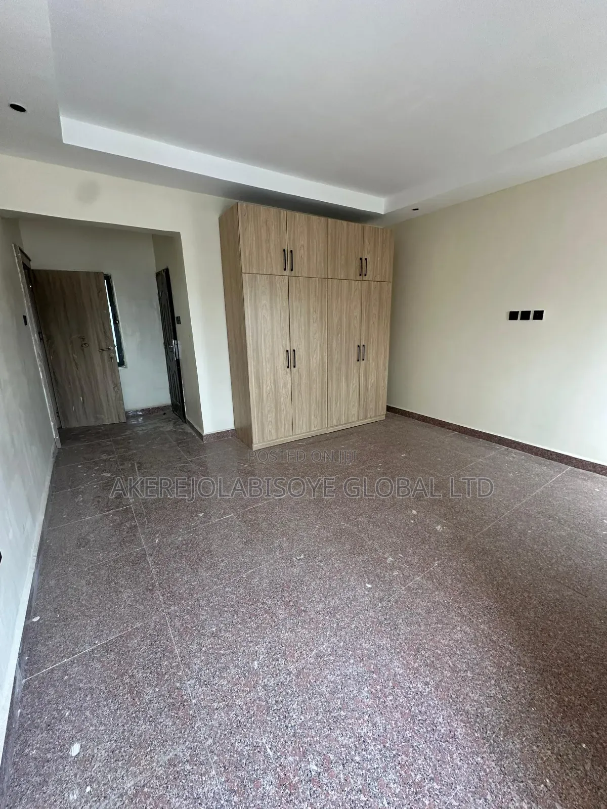 4bdrm Duplex in Close To Whyte for rent in Life Camp